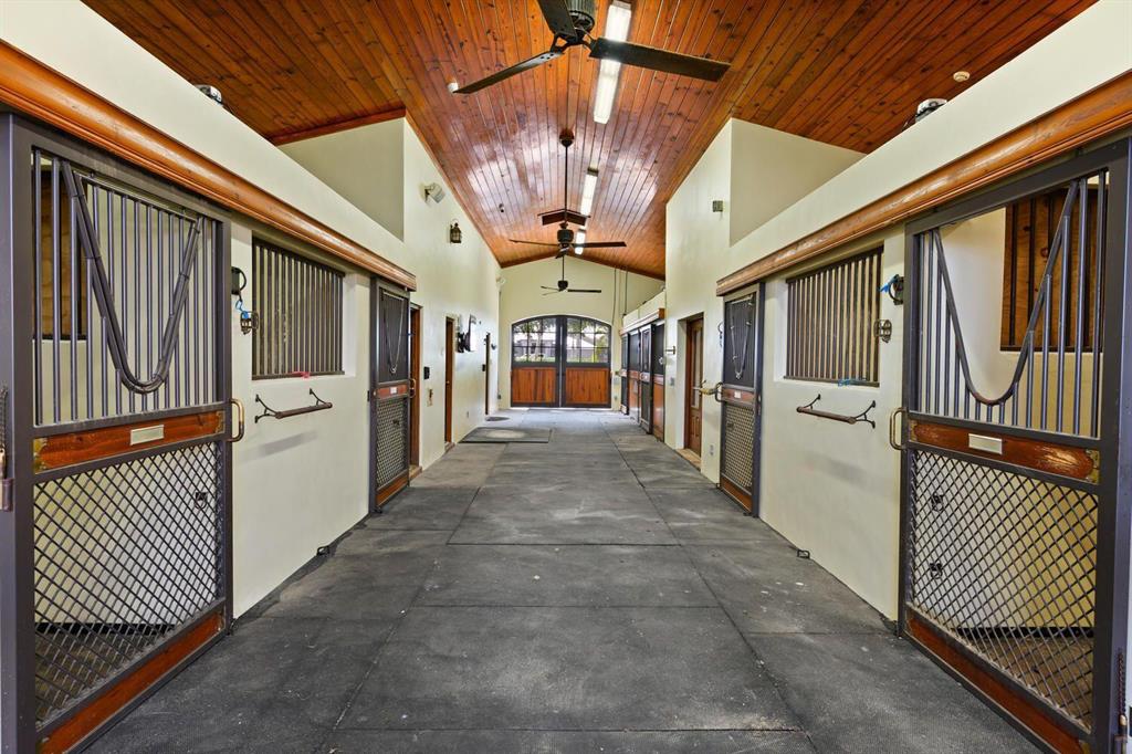 SADDLE TRAIL PARK OF WELLINGTON - Residential