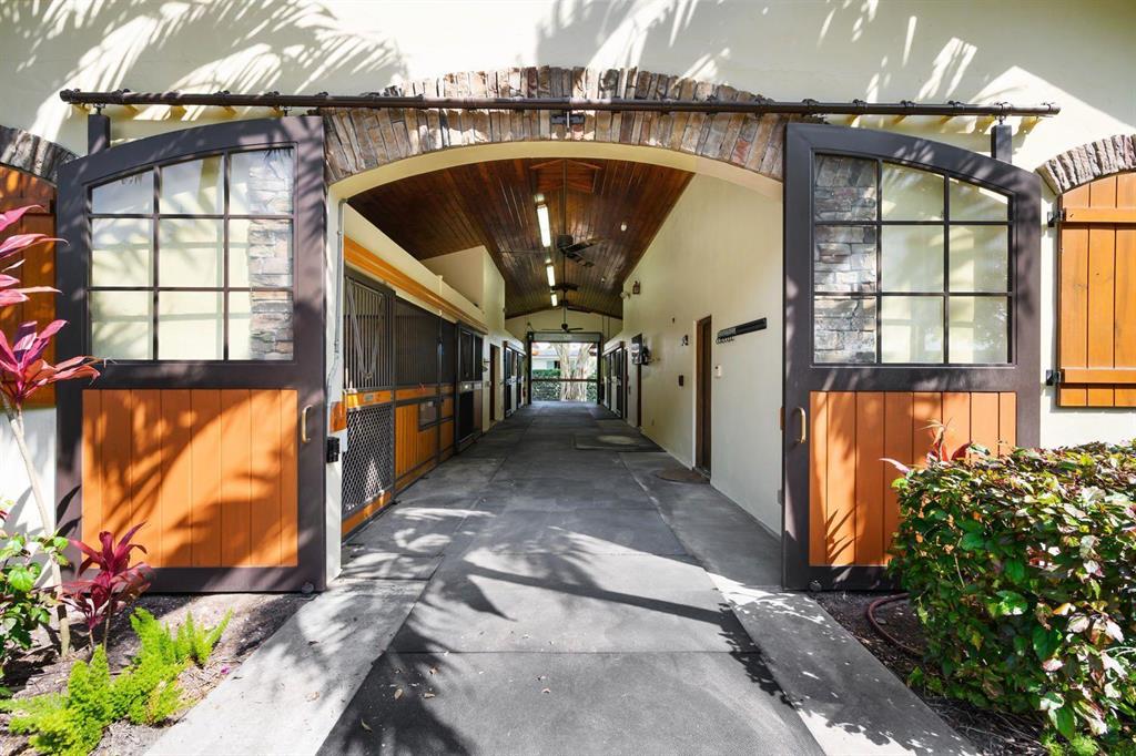 SADDLE TRAIL PARK OF WELLINGTON - Residential