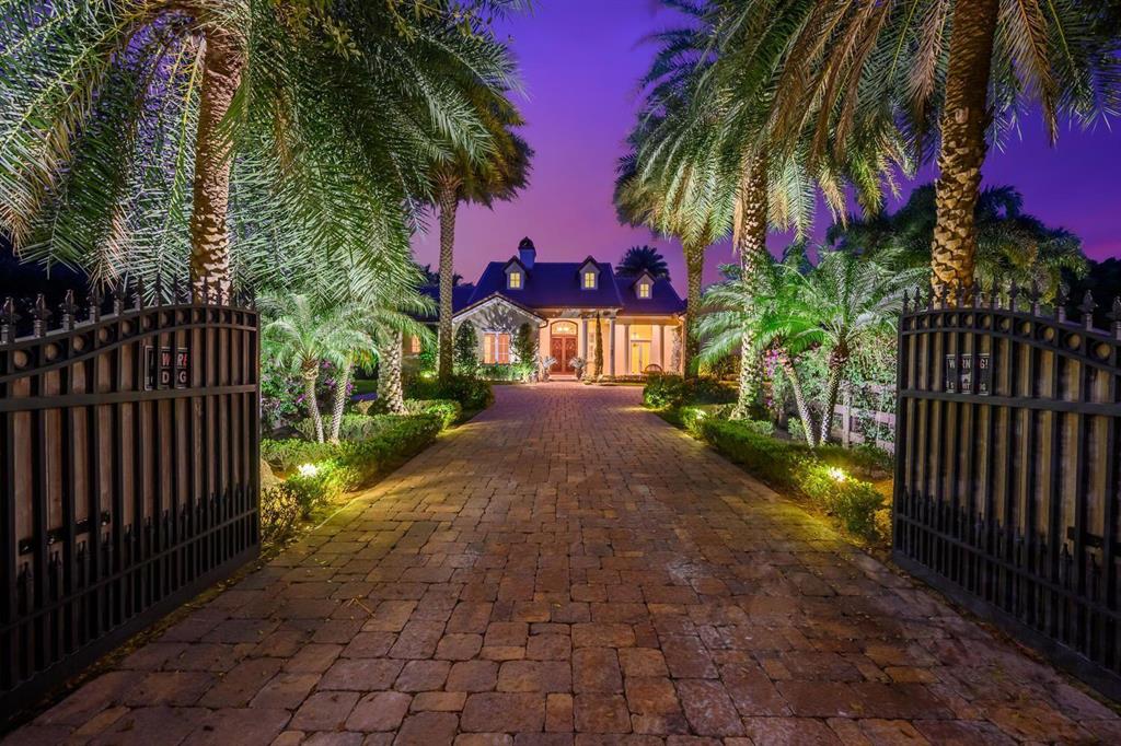 SADDLE TRAIL PARK OF WELLINGTON - Residential