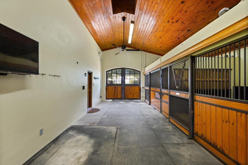 SADDLE TRAIL PARK OF WELLINGTON - Residential