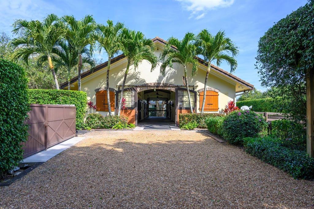 SADDLE TRAIL PARK OF WELLINGTON - Residential