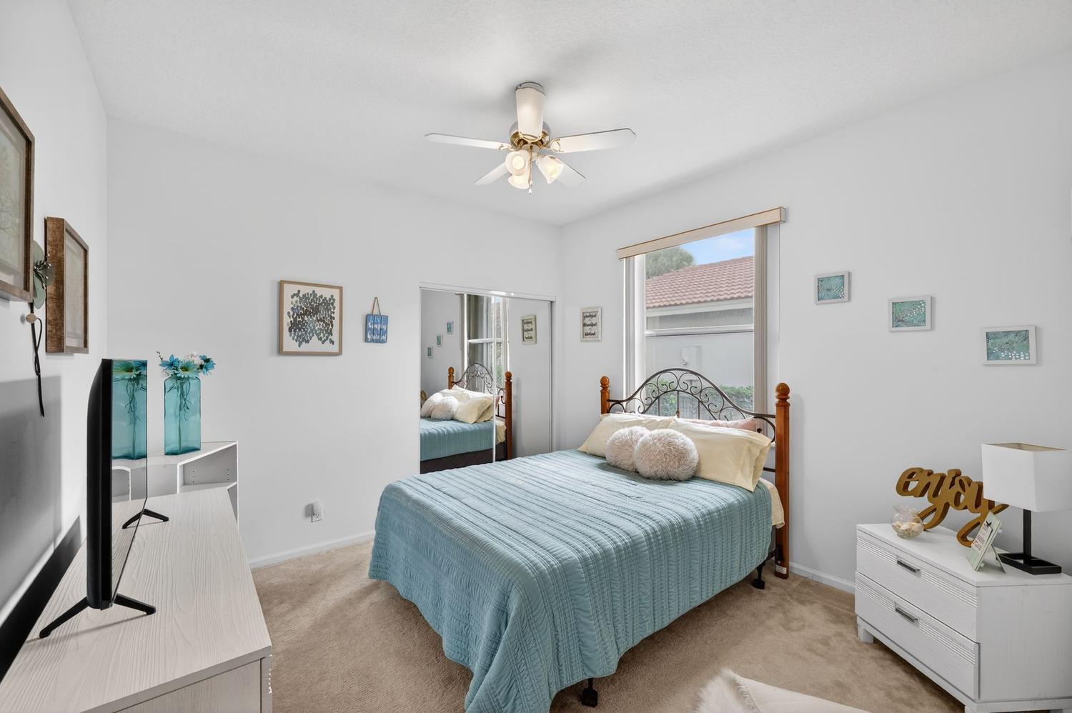 PALM ISLES WEST - Residential