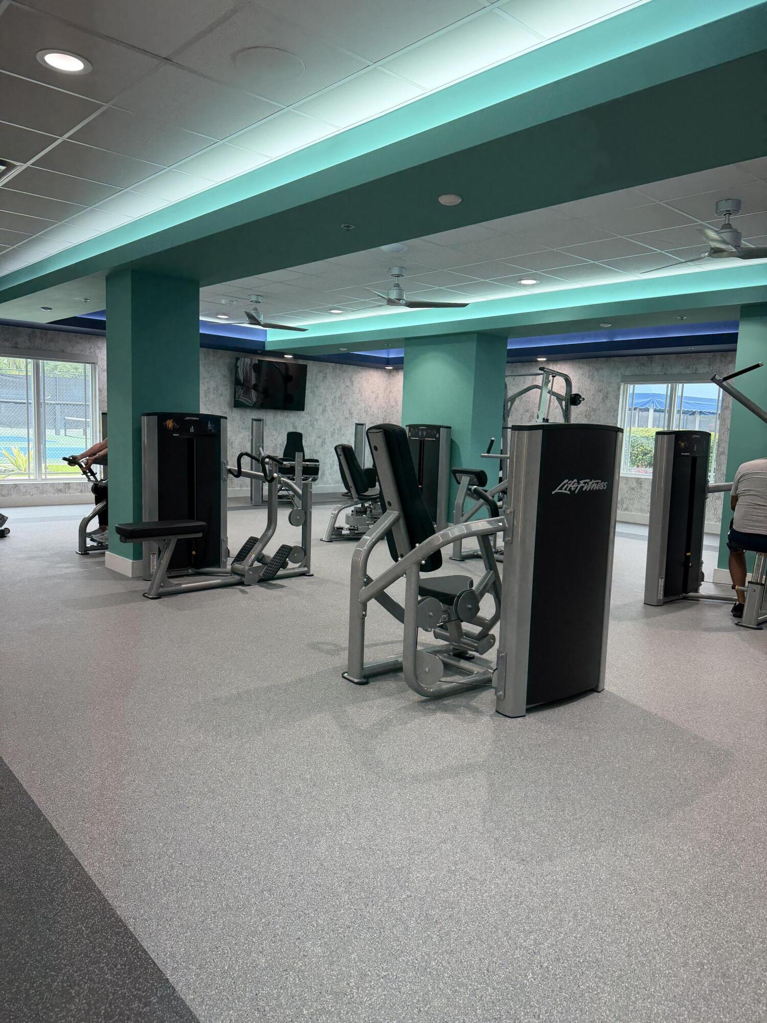 PALM ISLES WEST - Residential