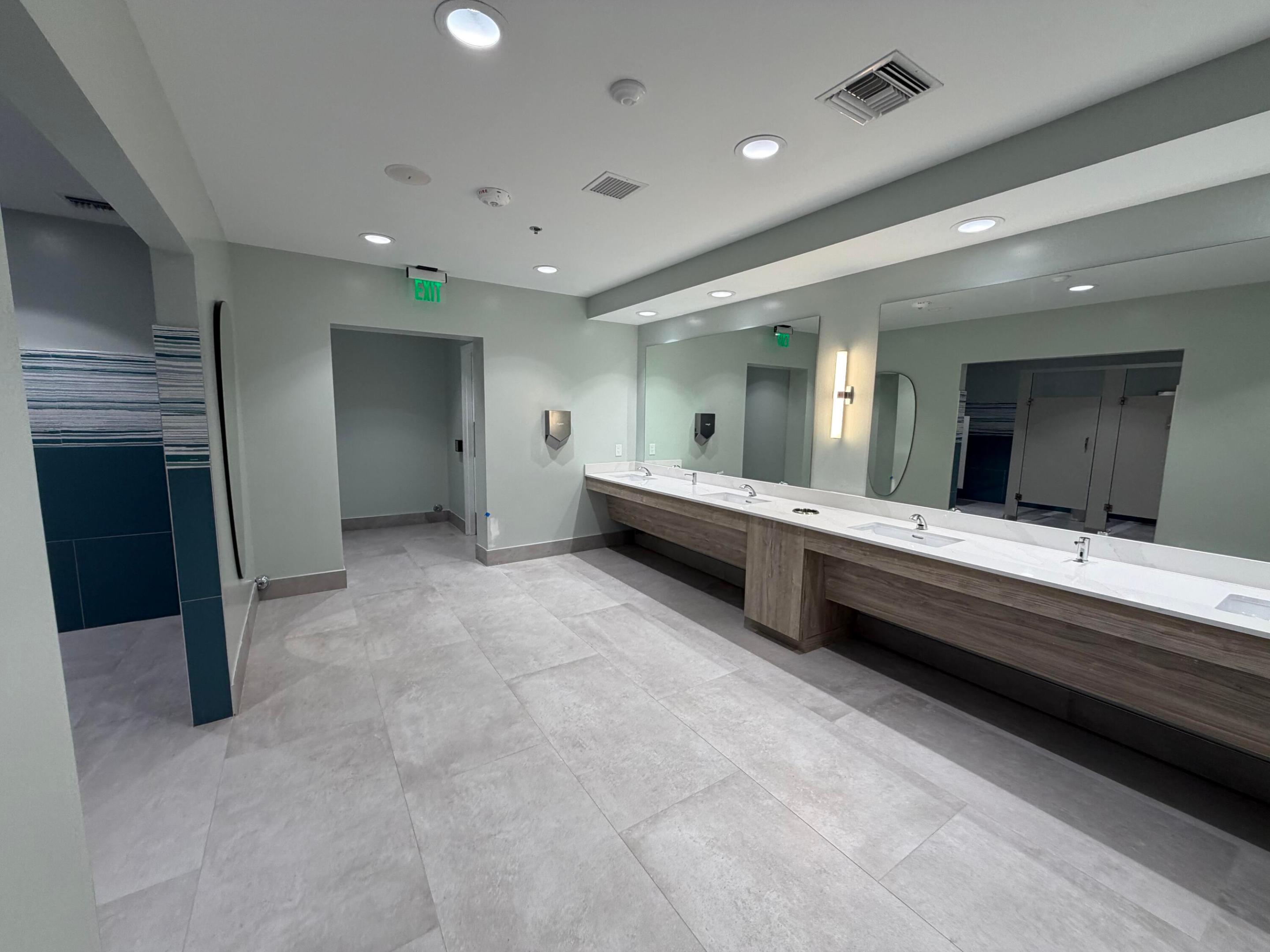 PALM ISLES WEST - Residential