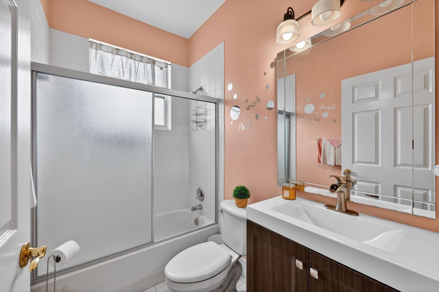 PALM ISLES WEST - Residential