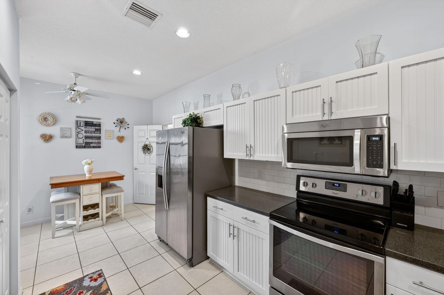 PALM ISLES WEST - Residential