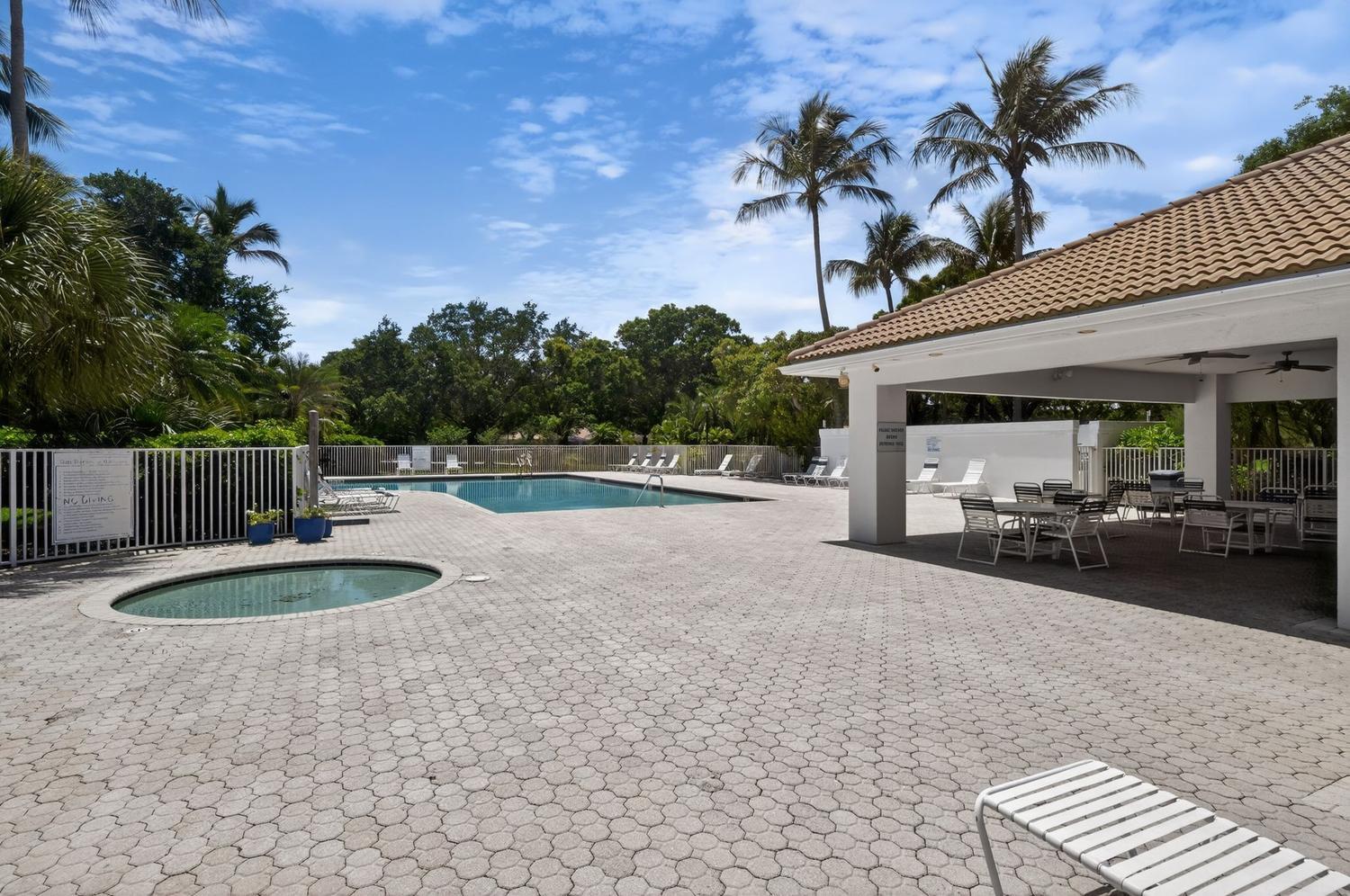 PALM ISLES WEST - Residential