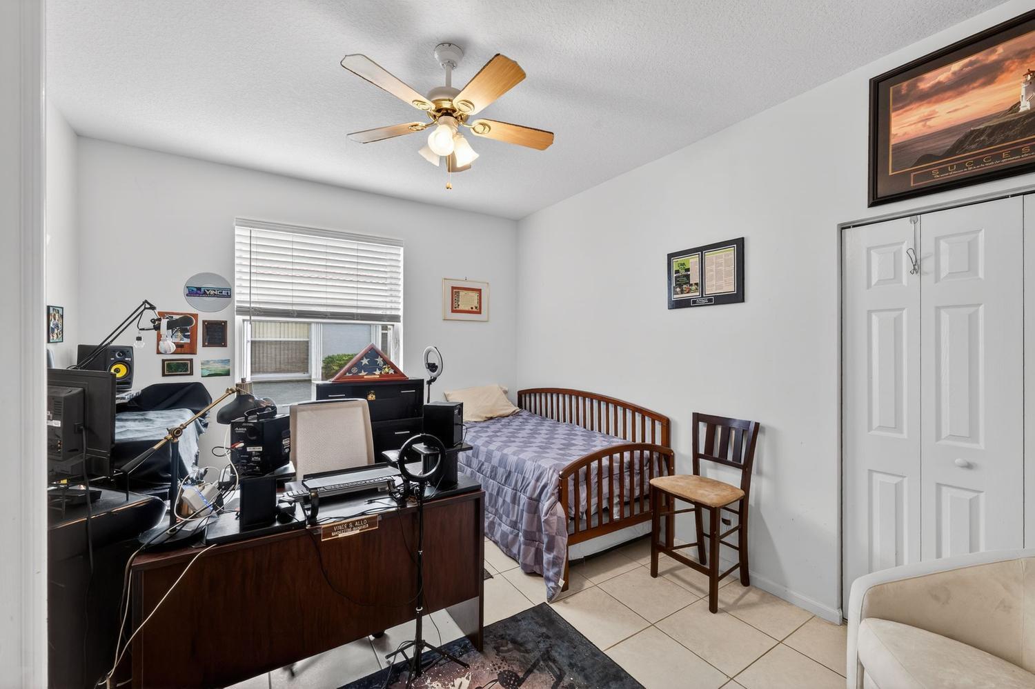 PALM ISLES WEST - Residential