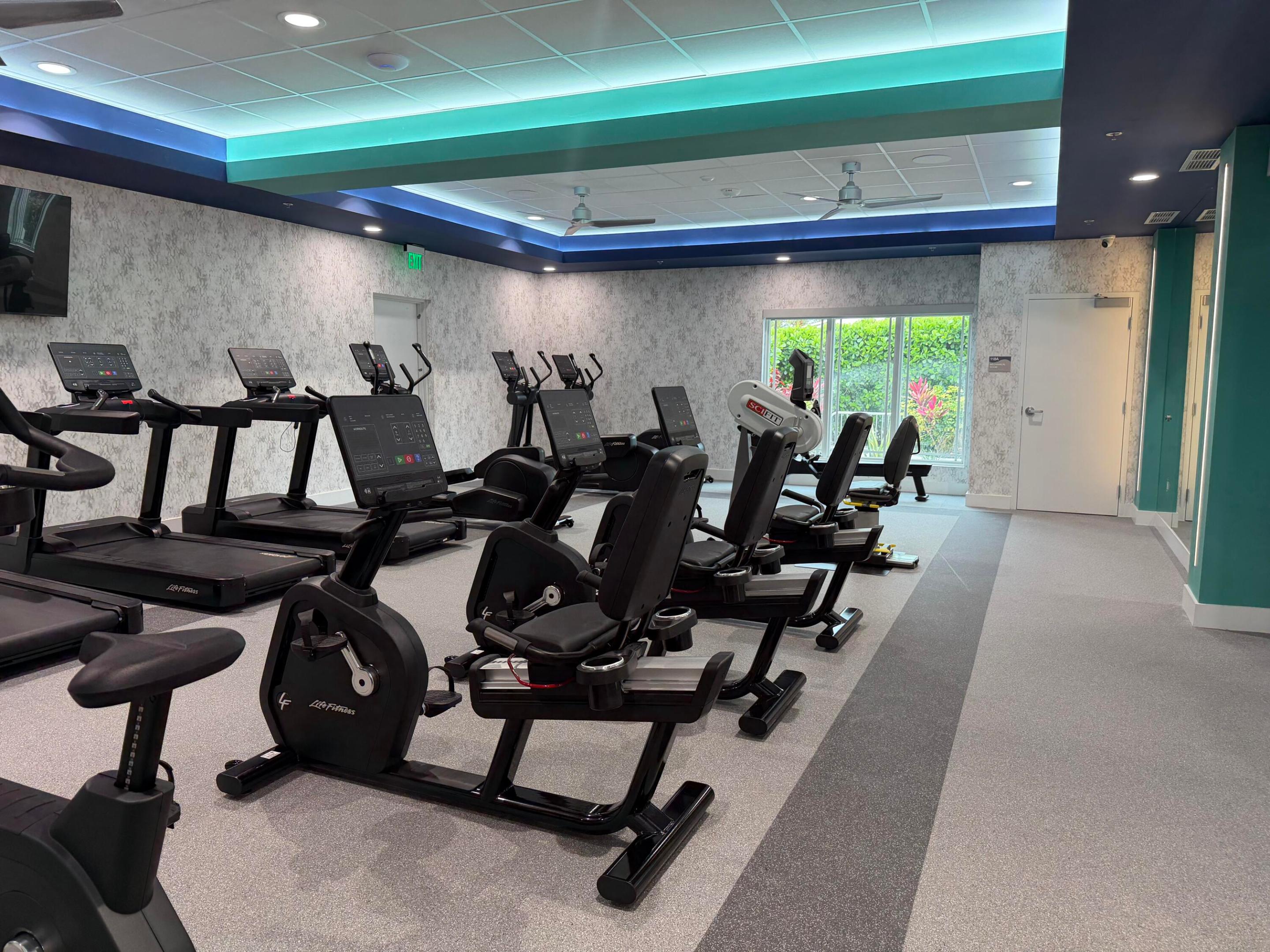 PALM ISLES WEST - Residential