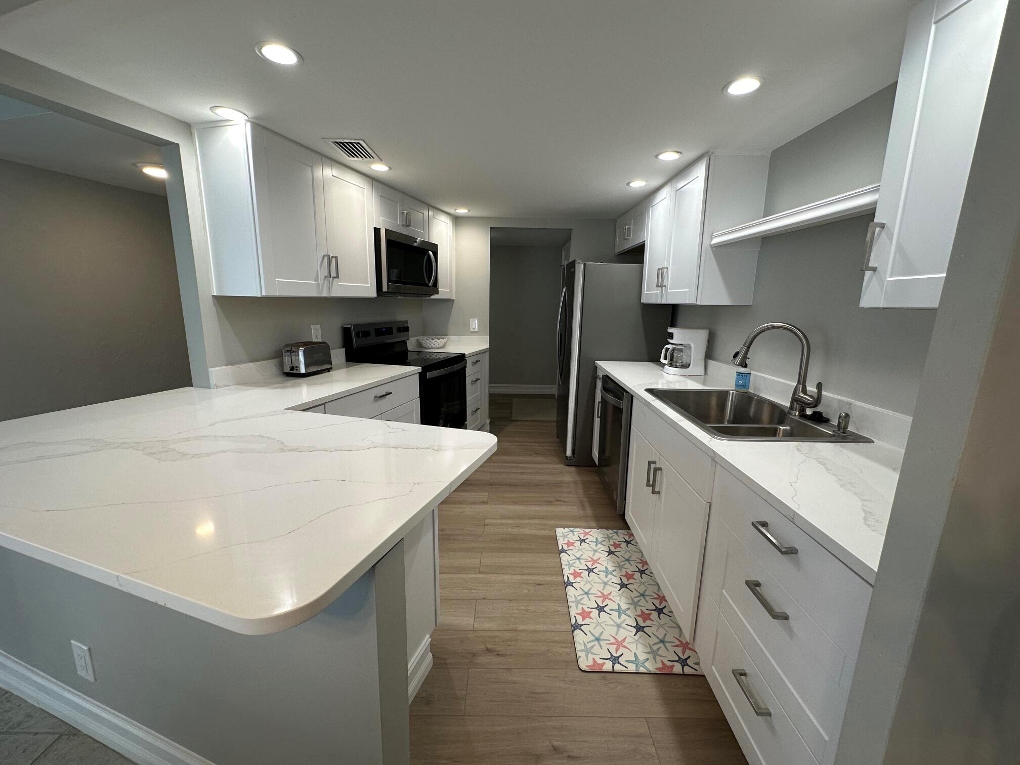 11811 Avenue Of
