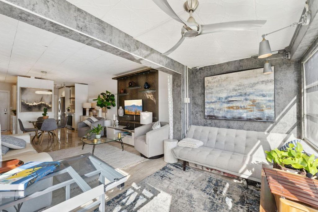 Photo of 1118 Lake Terrace #212, Boynton Beach, FL 33426 (MLS # R10947672)