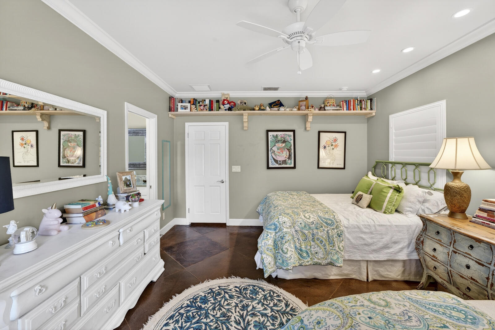 PEBBLE BAY ESTATES - Residential