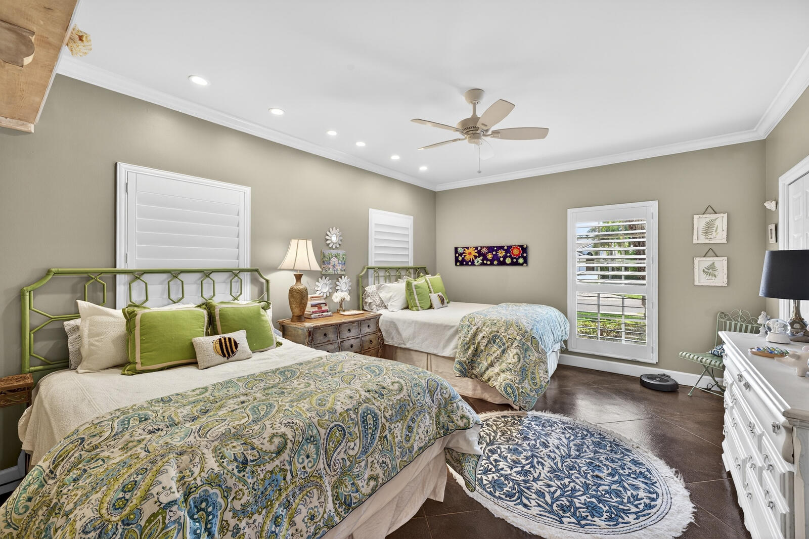 PEBBLE BAY ESTATES - Residential