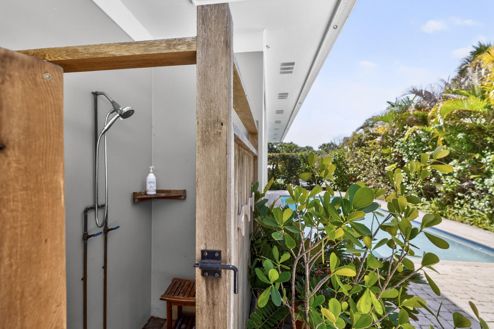 PEBBLE BAY ESTATES - Residential