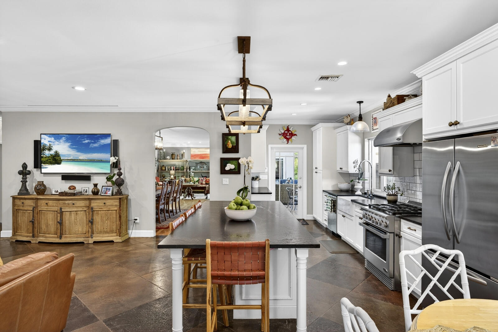 PEBBLE BAY ESTATES - Residential