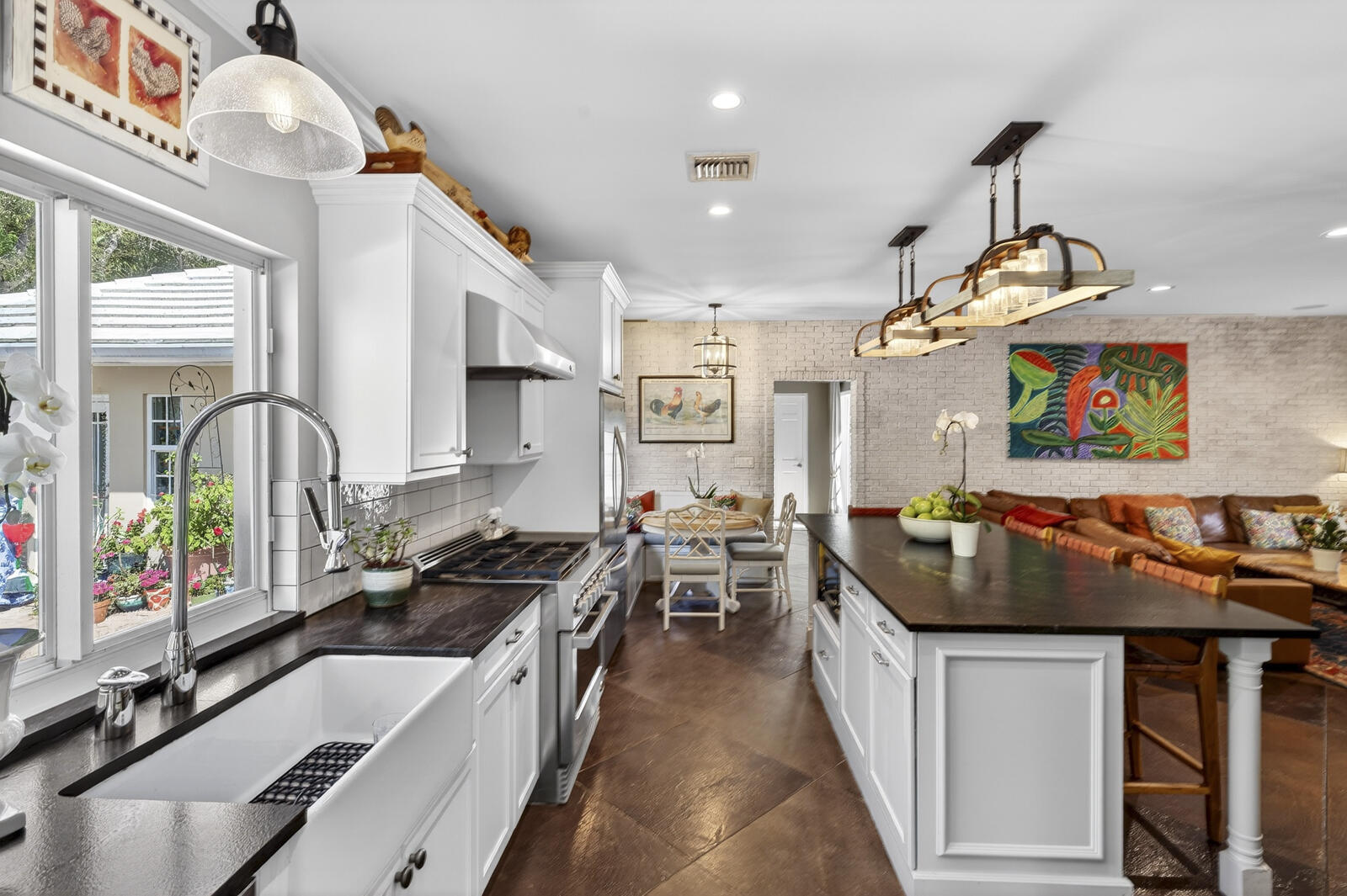 PEBBLE BAY ESTATES - Residential