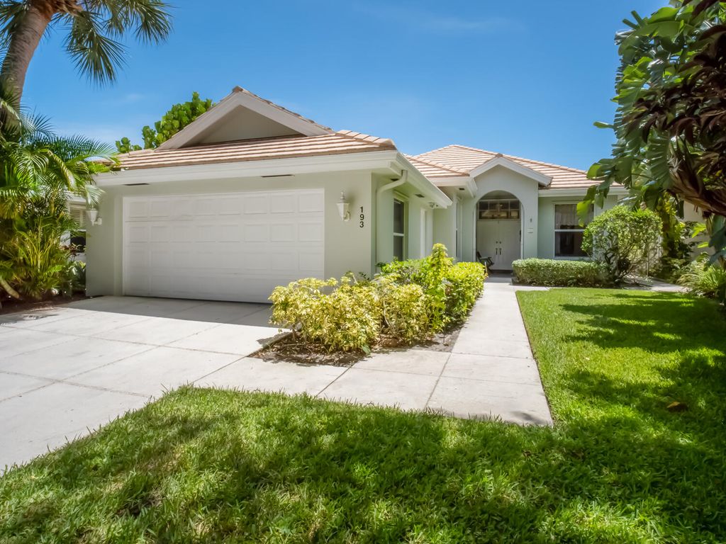 Photo of 193 Hampton Circle, Jupiter, FL 33458 (MLS # R10912890)
