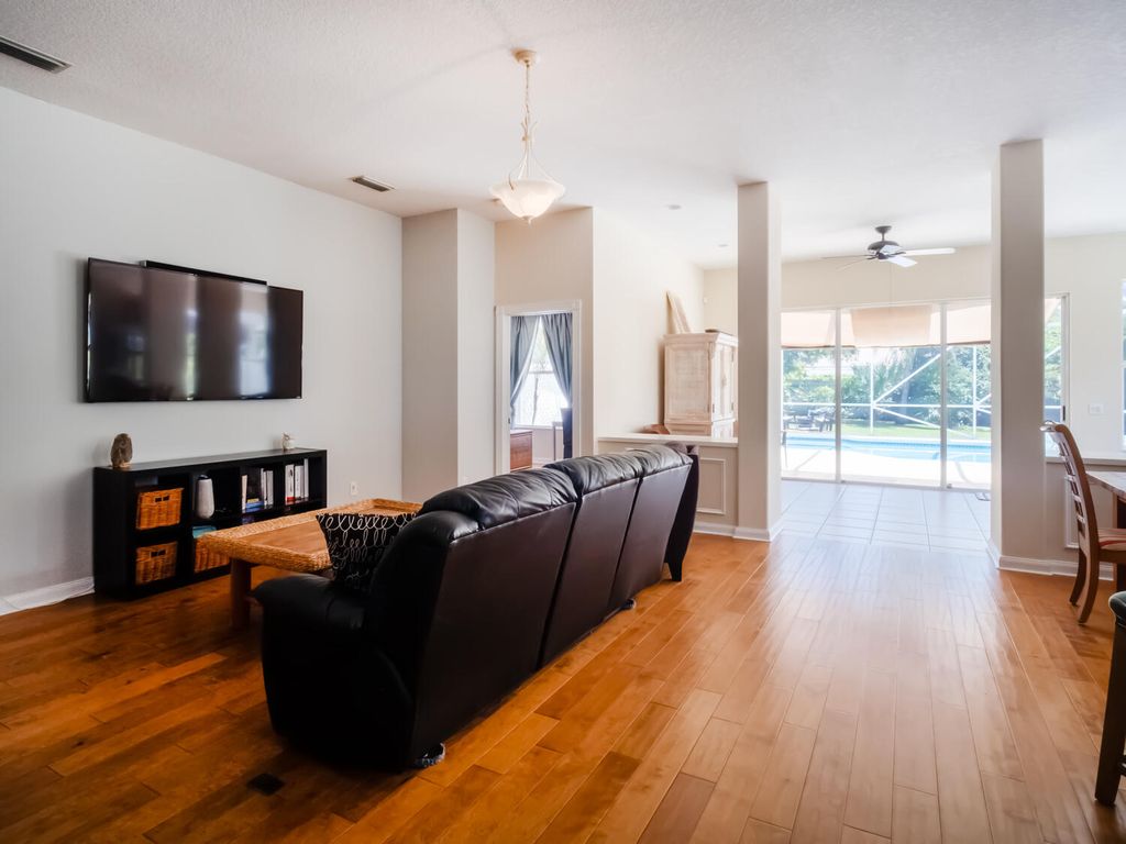 Photo of 193 Hampton Circle, Jupiter, FL 33458 (MLS # R10912890)