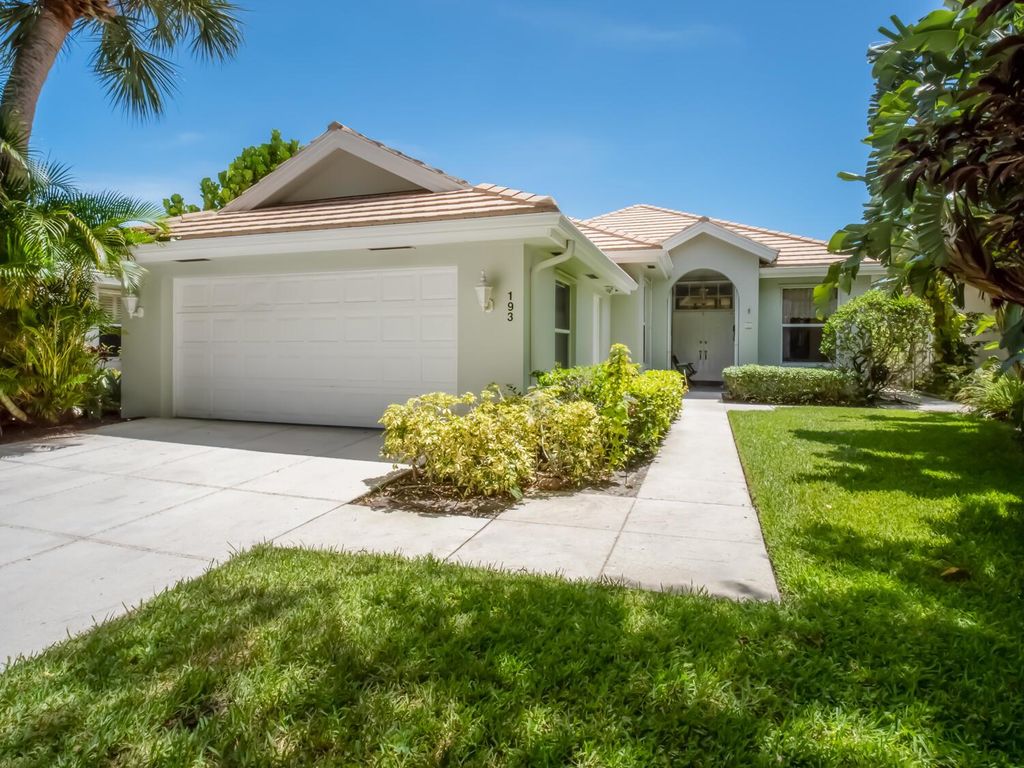 Photo of 193 Hampton Circle, Jupiter, FL 33458 (MLS # R10912890)