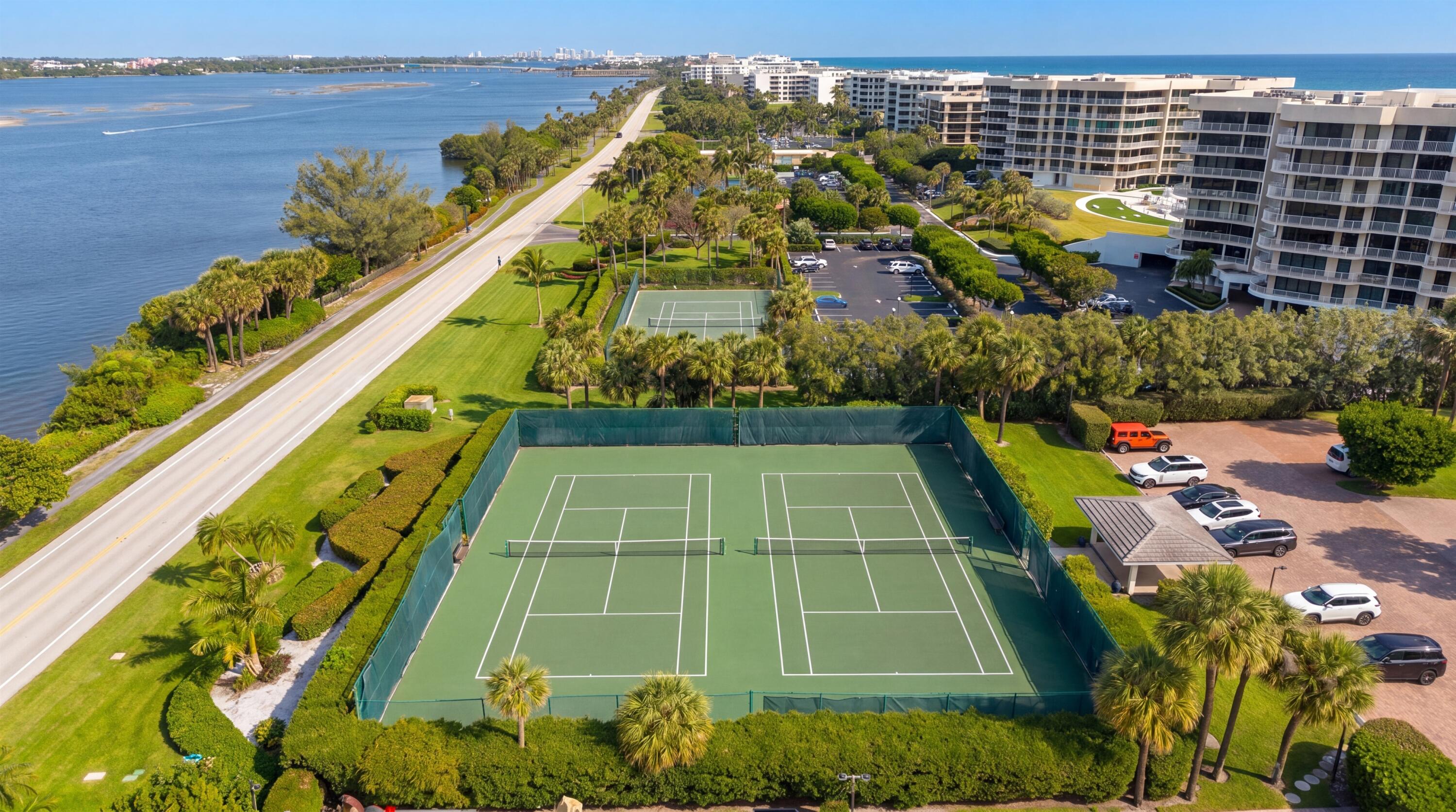 HALCYON OF PALM BEACH - Residential