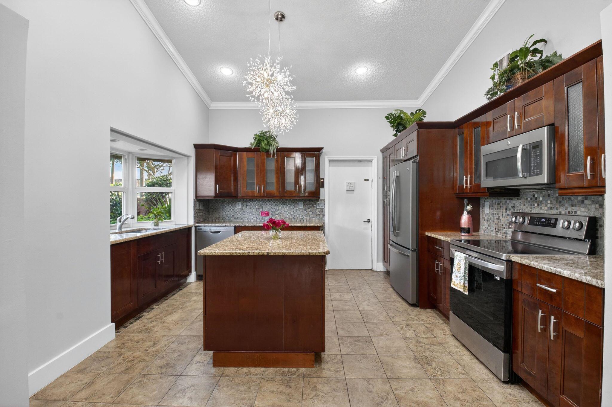 RAINBERRY LAKE - Residential