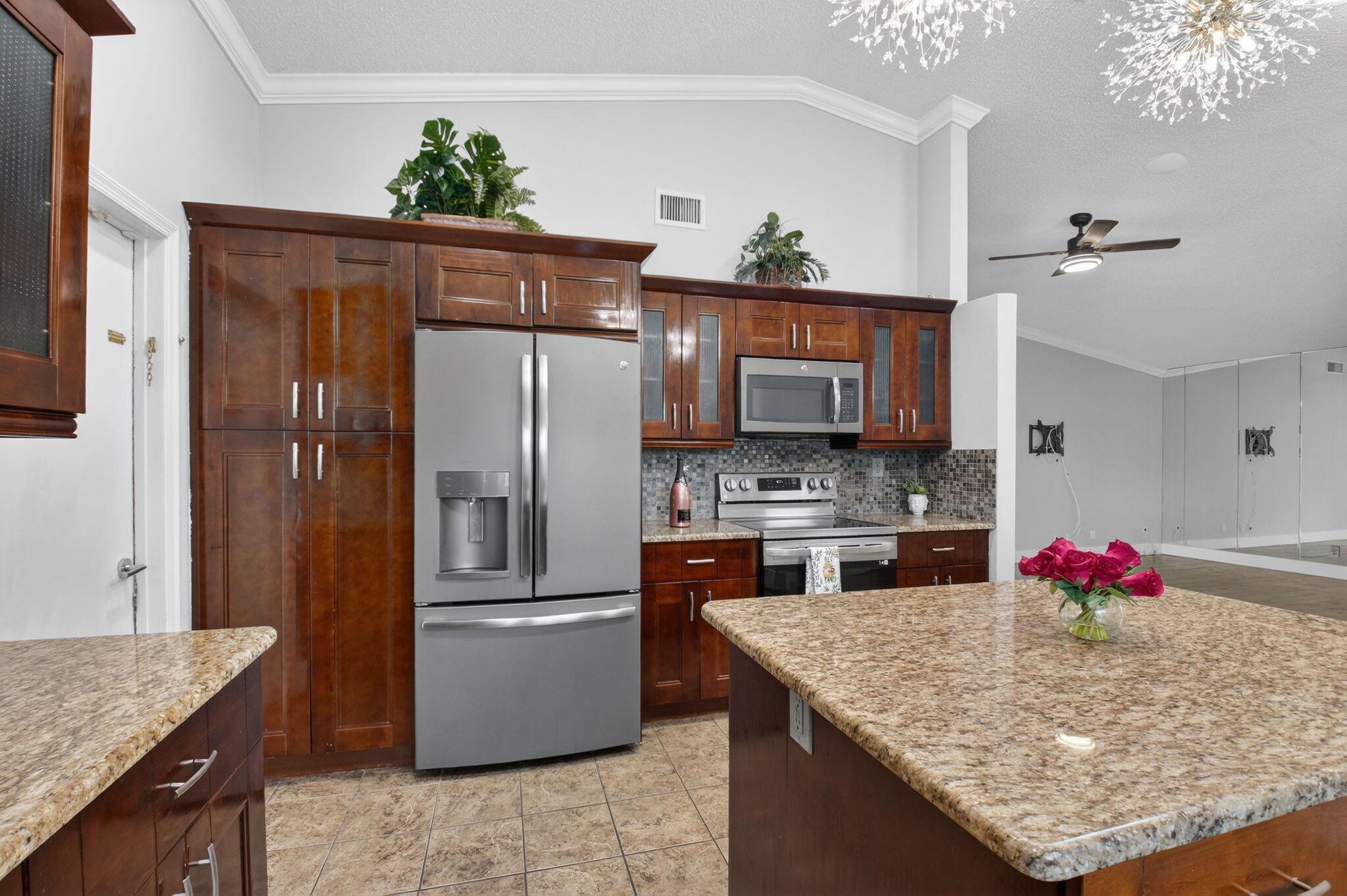 RAINBERRY LAKE - Residential