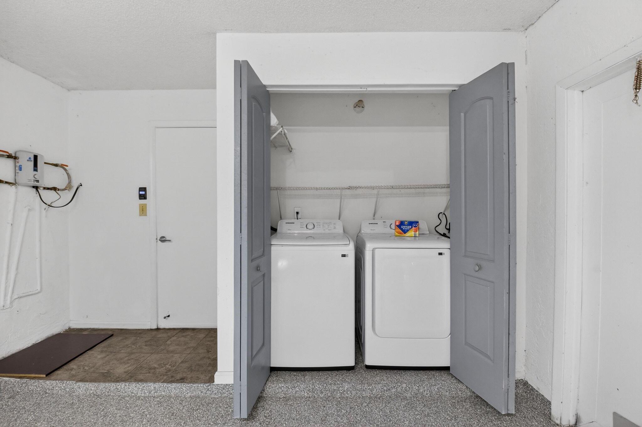 RAINBERRY LAKE - Residential