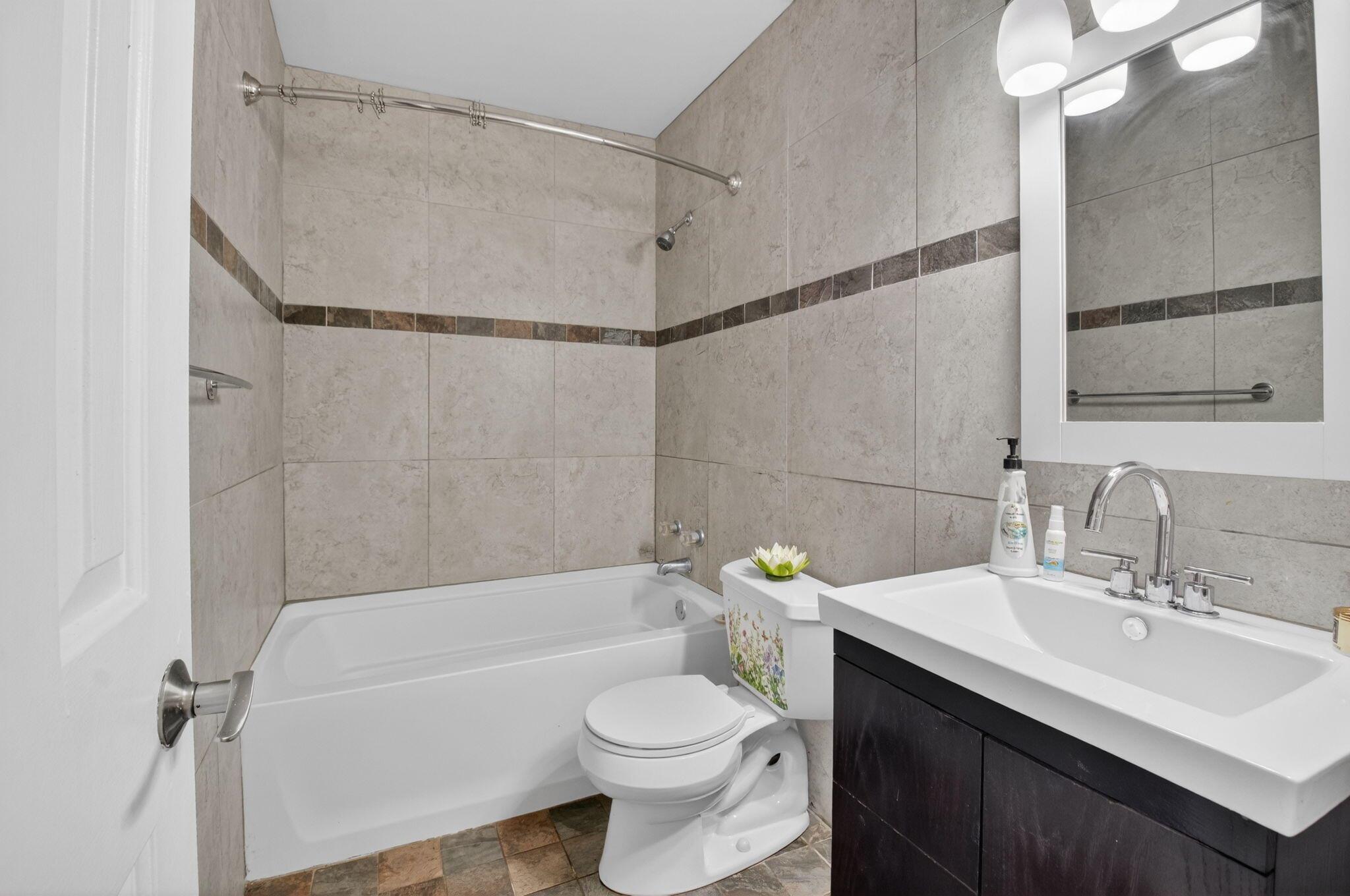 RAINBERRY LAKE - Residential