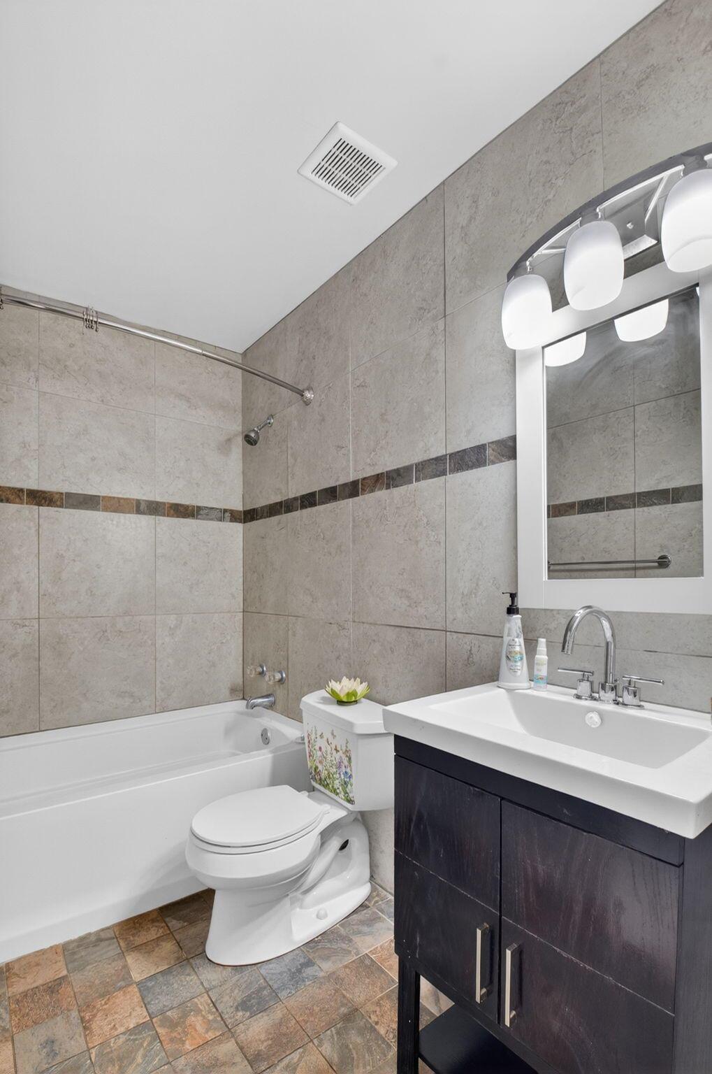 RAINBERRY LAKE - Residential