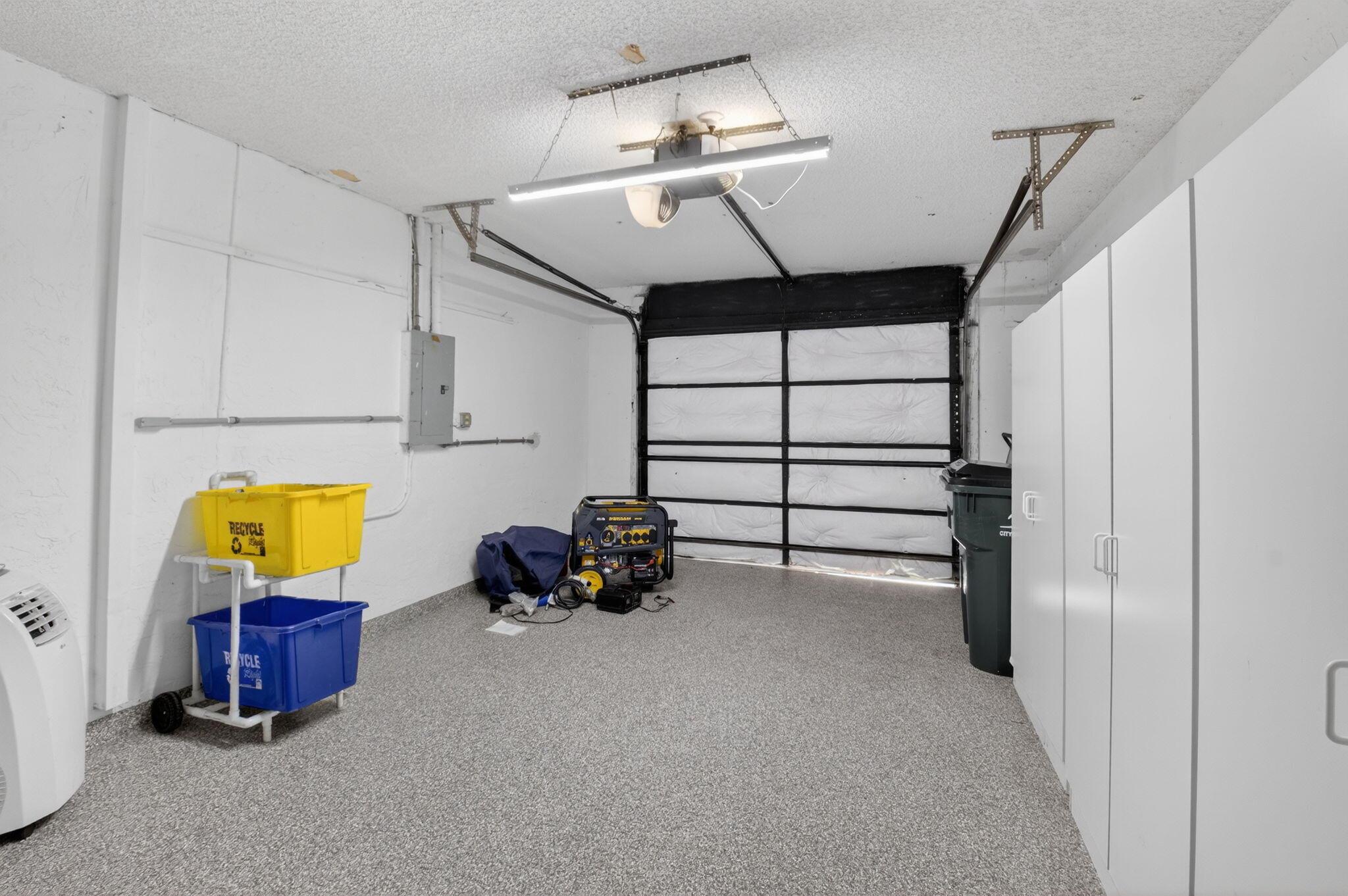 RAINBERRY LAKE - Residential