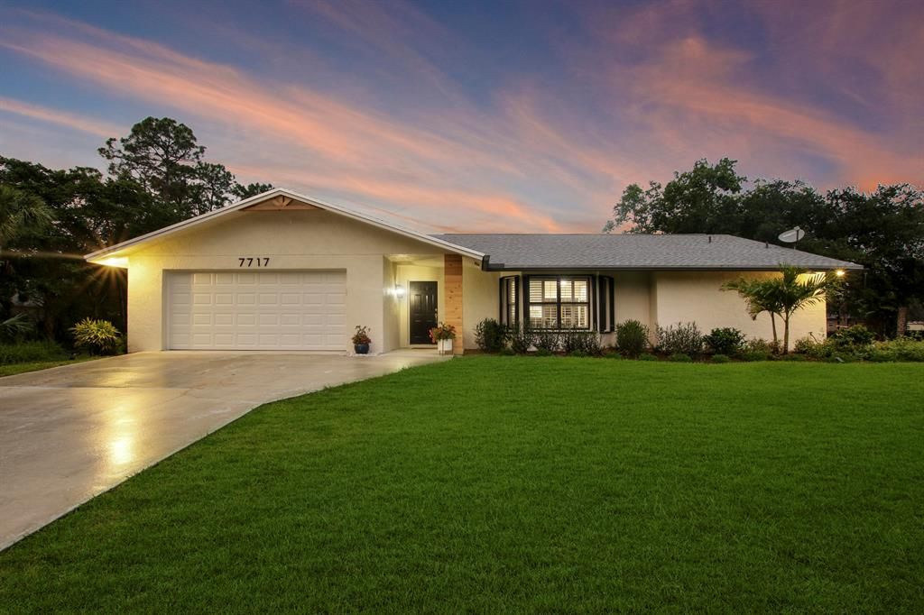 Photo of 7717 154th Court N, Palm Beach Gardens, FL 33418 (MLS # R10709785)