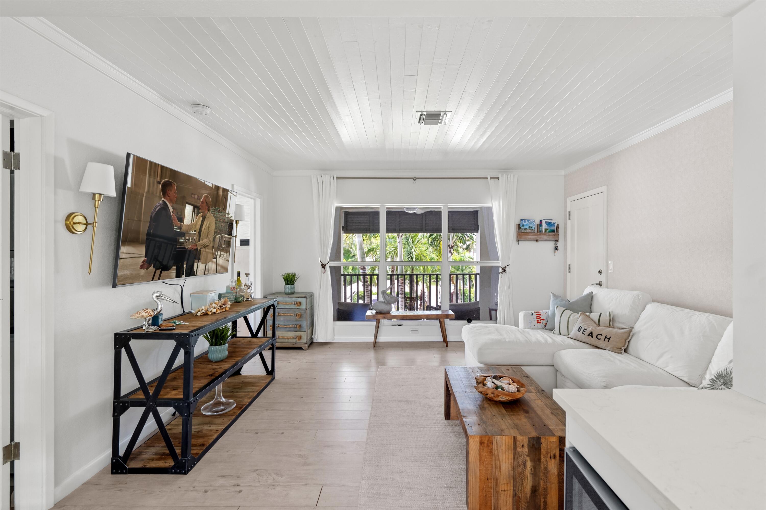 1025 CASUARINA Road 7