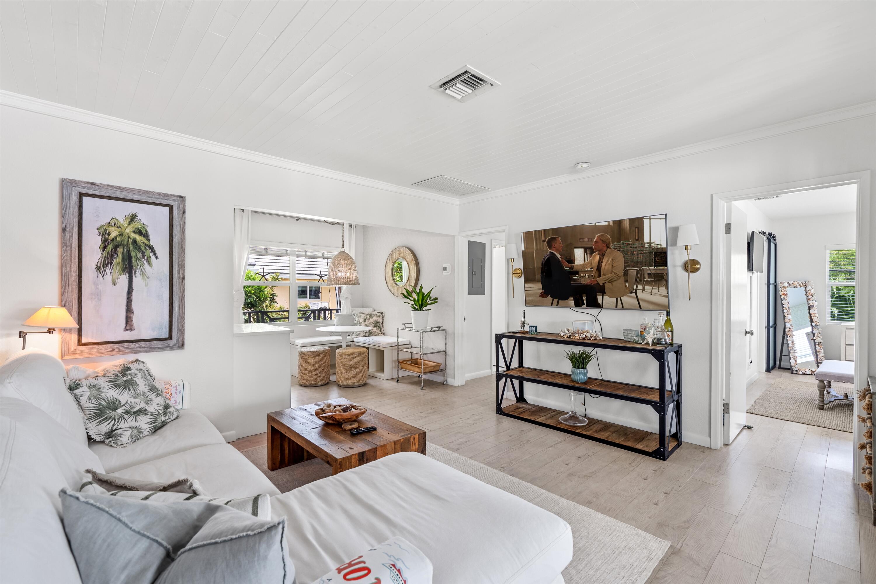 1025 CASUARINA Road 7