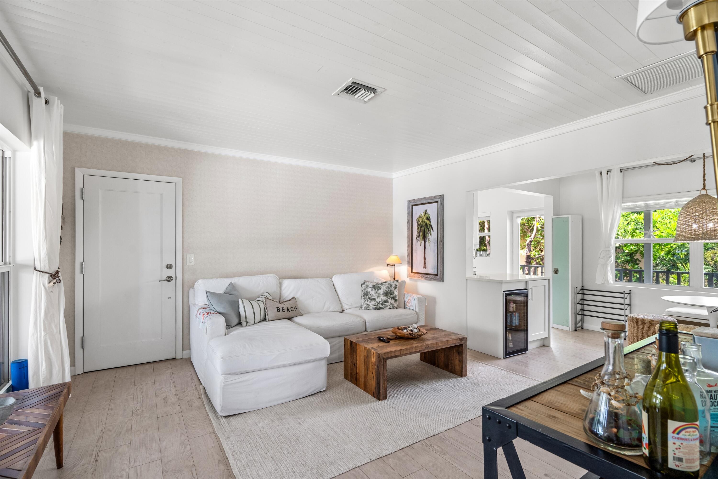 1025 CASUARINA Road 7