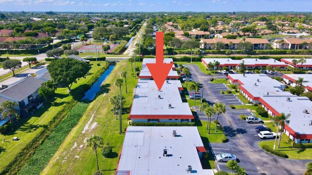 CRESTHAVEN TOWNHOMES SEC 4 CONDO - Residential