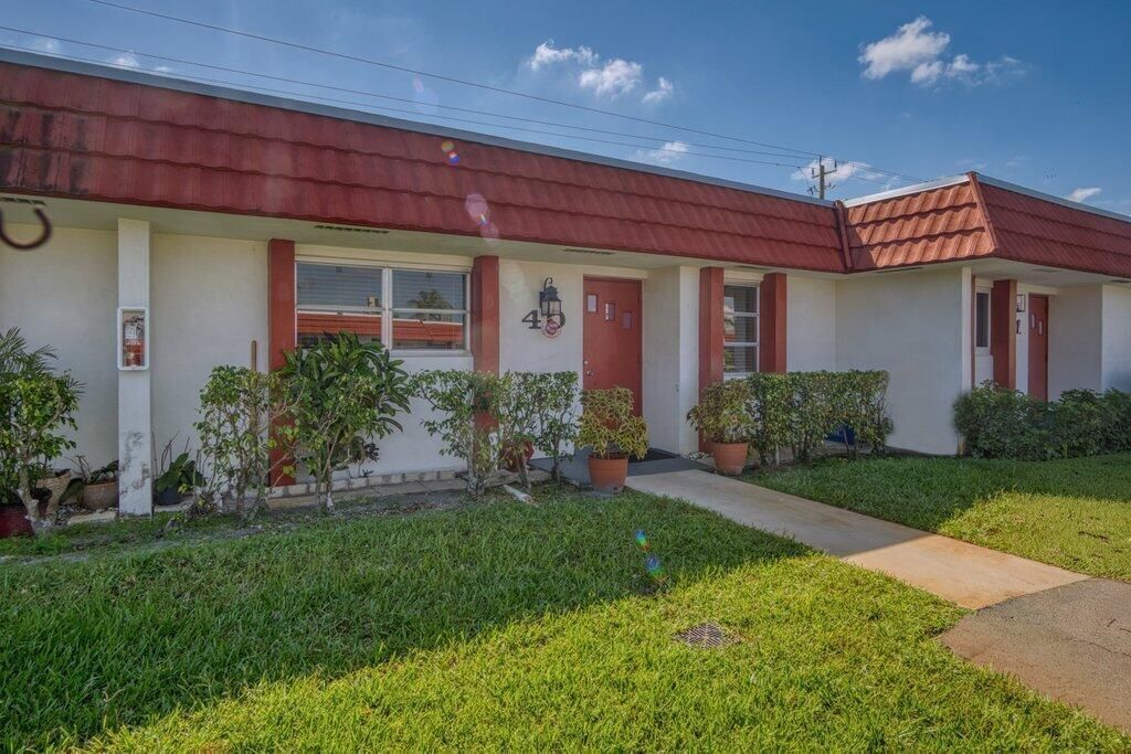 Photo of 5800 W Fernley Dr Drive W #40, Greenacres, FL 33415 (MLS # B26025090)