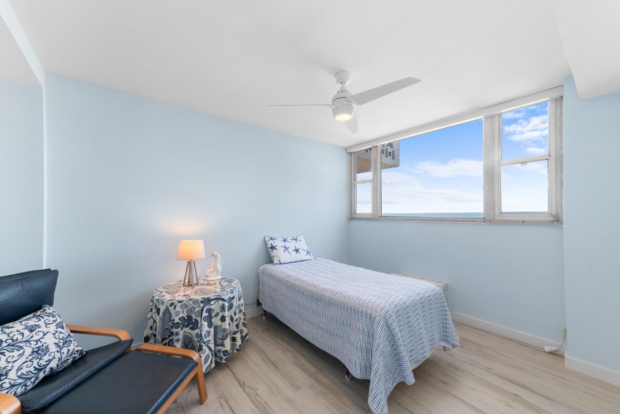 Breakwater Towers - Residential