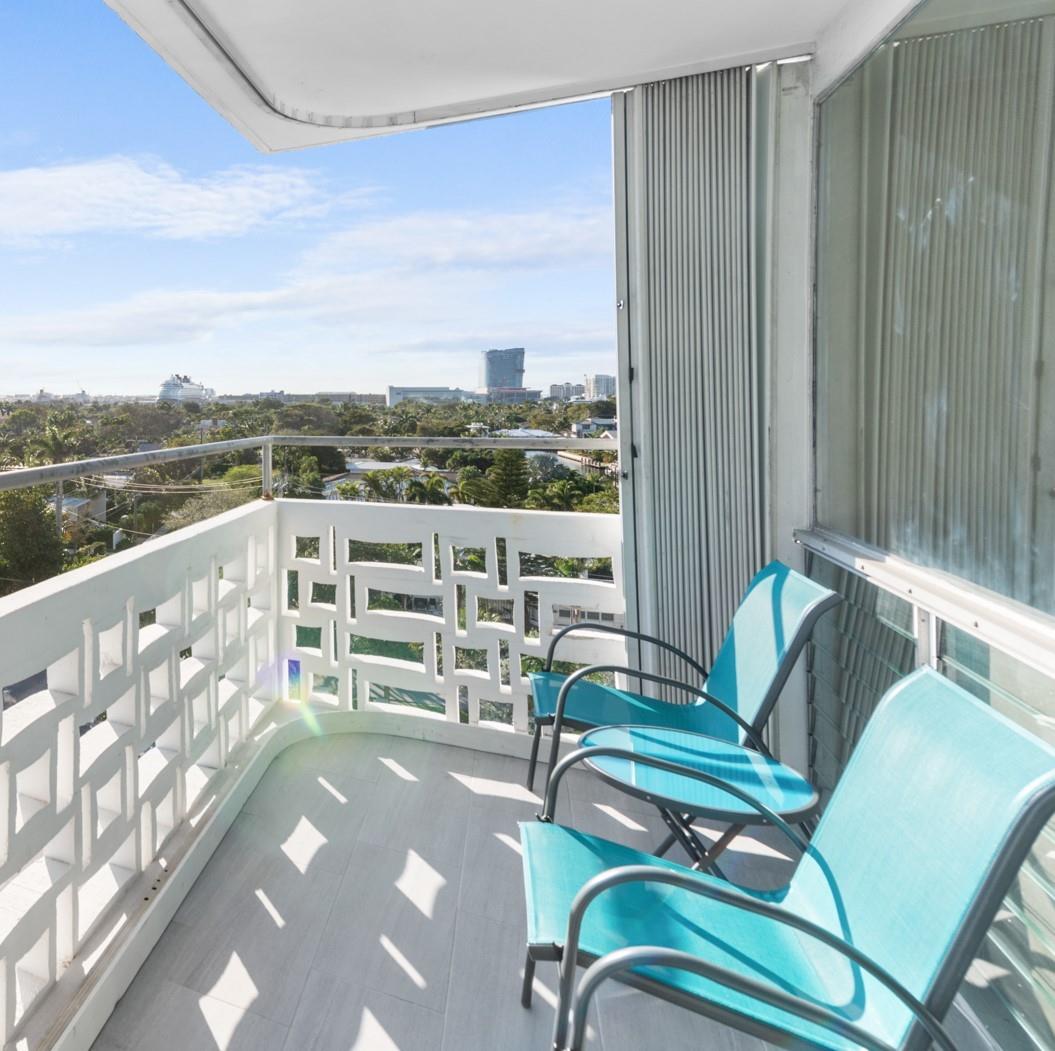 Breakwater Towers - Residential