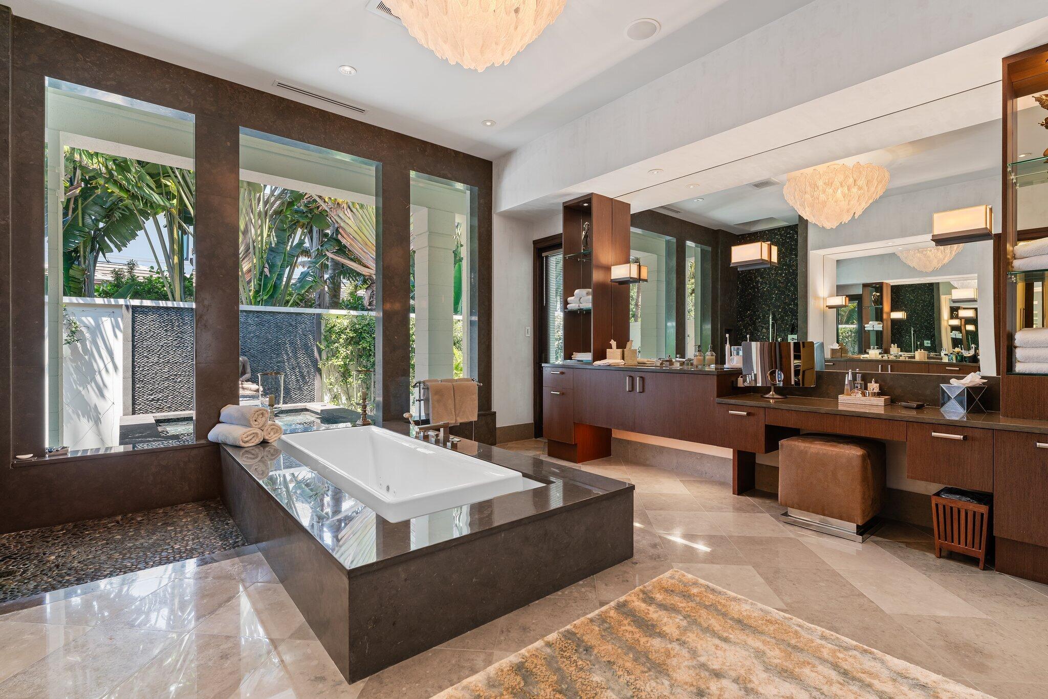 BEARS CLUB - Residential