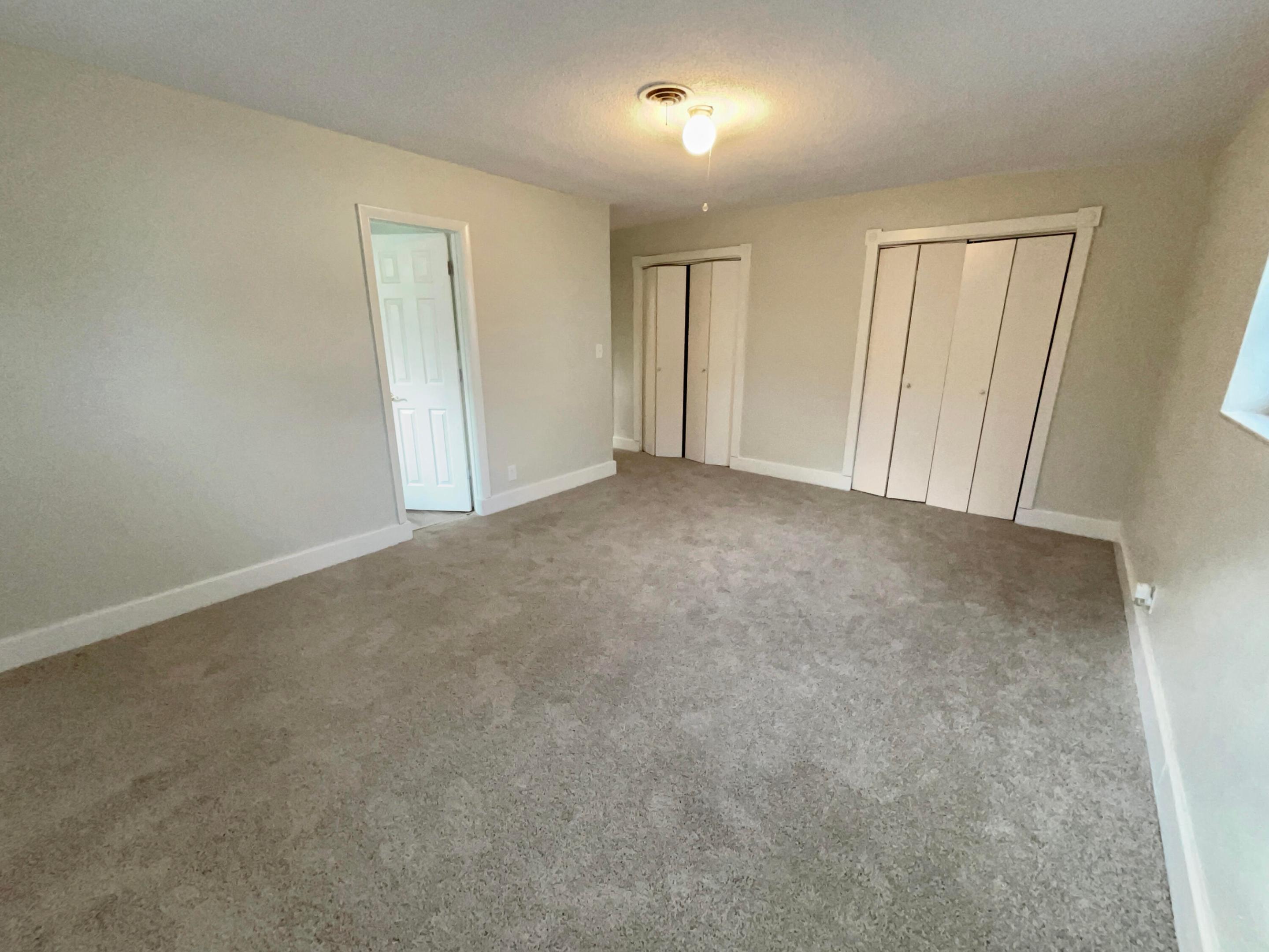 3765 NE 12th Terrace