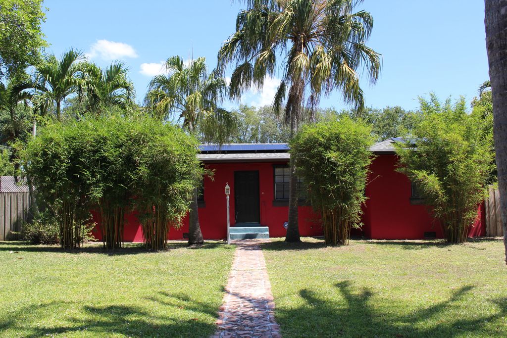 Photo of 225 Gulfstream Boulevard, Boynton Beach, FL 33435 (MLS # B26026286)