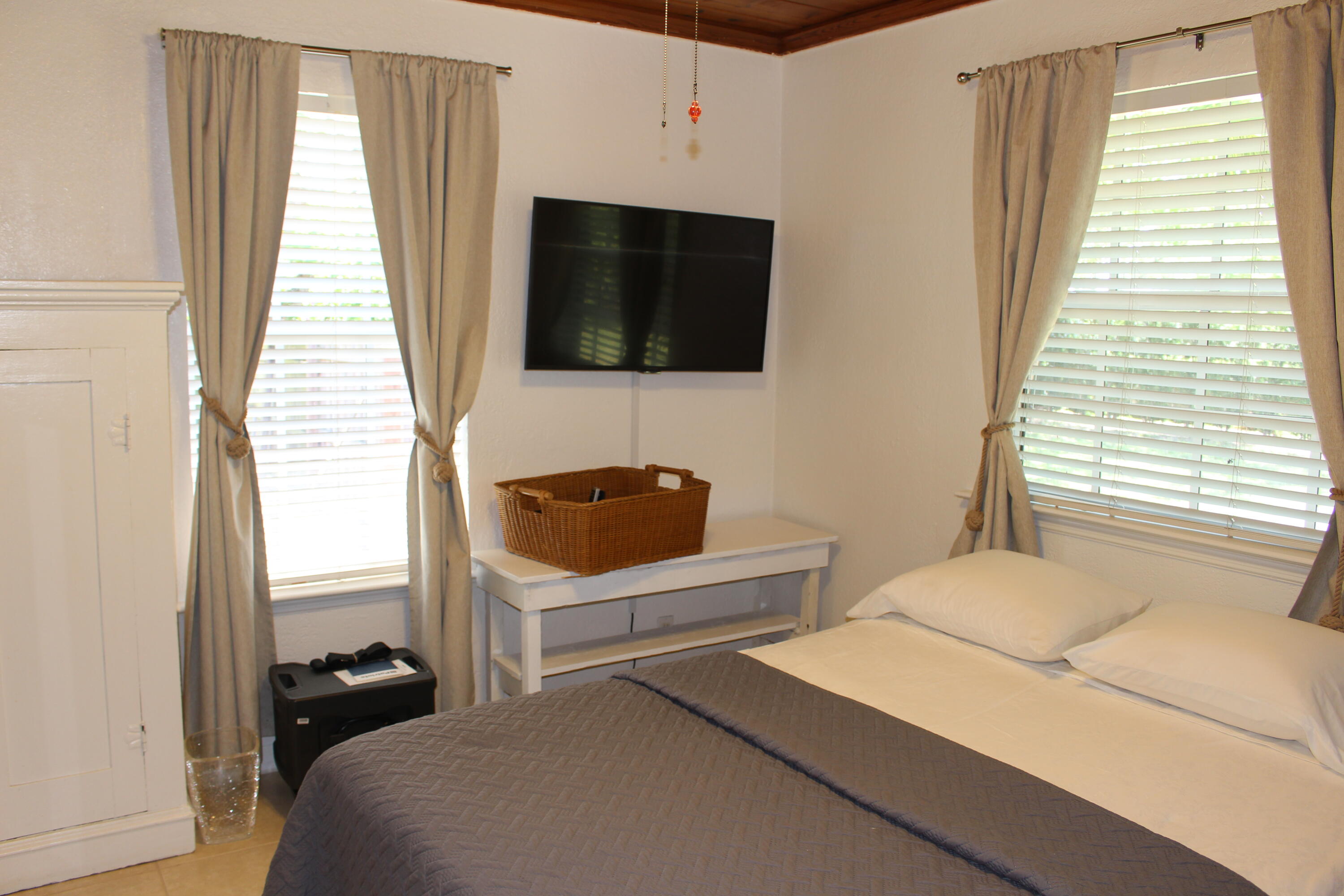 GULFSTREAM ESTATES 2 - Residential Lease