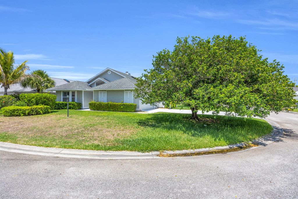 Photo of 6304 SE Ames Way, Hobe Sound, FL 33455 (MLS # R11093363)