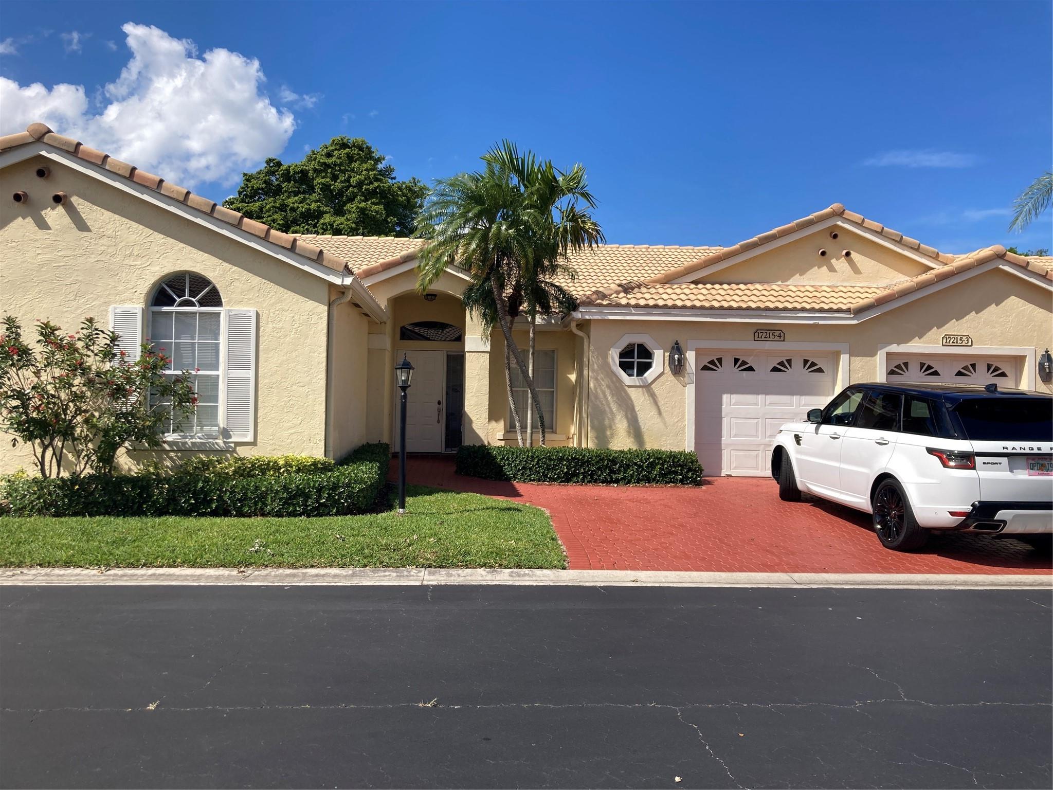 THE LOWEST PRICE IN NON EQUITY BOCA COUNTRY CLUB. ST TROPEZ 3/2 SINGLE STORY GOLF VILLA. SPLIT BEDROOM PLAN VOLUME CEILINGS . 1 CAR GARAGE. LARGE 2 CAR DRIVEWAY. UNIT IS IN ORIGINAL CONDITION. THIS IS THE PERFECT OPPORTUNITY TO PUT YOUR PERSONAL TOUCH ON THIS HOME. REDONE THESE GO FOR $565K+ . ENCLOSED PATIO, SECOND BATHROOM HAS BEEN FULLY RENOVATED . THESE RARELY COME ON THE MARKET. ASSOCIATION IS FINANCIALLY STABLE & HAS FULL RESERVES. NO ASSESSMENTS & NO MEMBERSHIP REQUIRED. LOW MONTHLY MAINTENANCE INCLUDES POOL, CABLE/HBO, LAWN, ROOF, OUTSIDE PAINTING, SECURITY, INSURANCE & RESERVES. A/C 2014 WATER HEATER 2013. A RATED SCHOOLS CALUSA ELEMENTARY, OMNI MIDDLE, SPANISH RIVER HS. 2 MILES TO THE BEACH. OWNERS ARE RELOCATING AND EXTREMELY MOTIVATED.