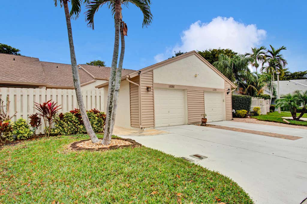 Photo of 12257 Country Greens Boulevard, Boynton Beach, FL 33437 (MLS # R11060763)