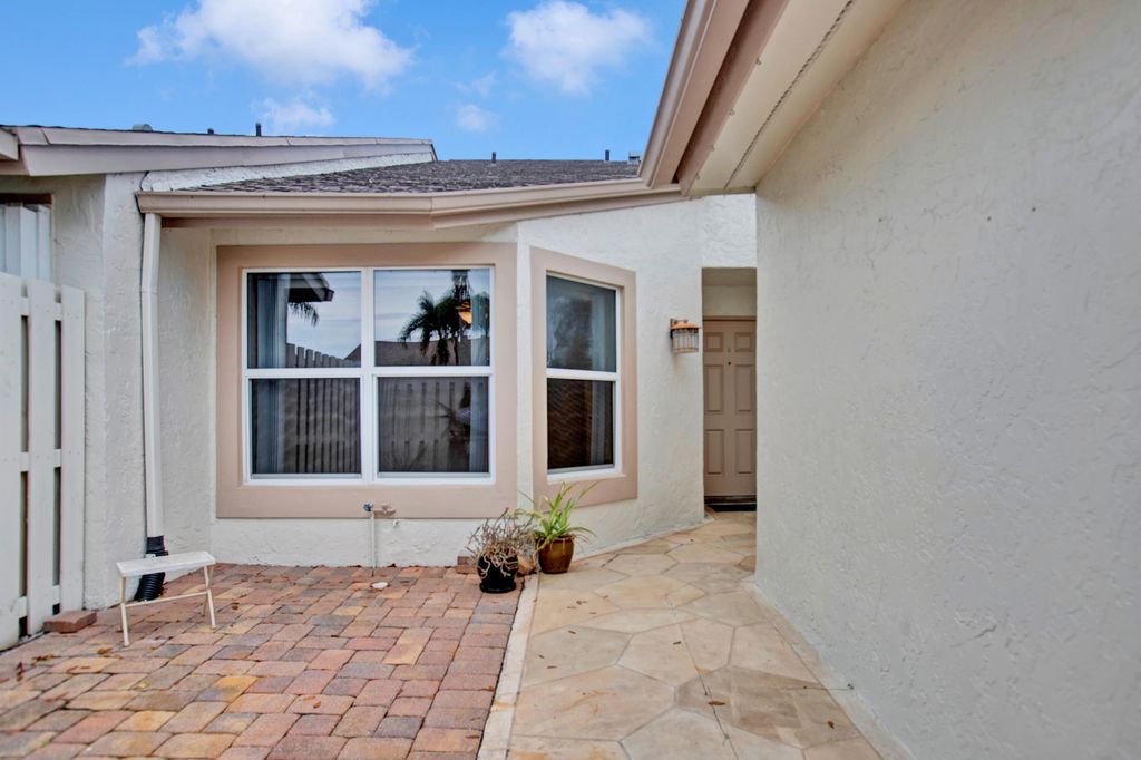 Photo of 12257 Country Greens Boulevard, Boynton Beach, FL 33437 (MLS # R11060763)