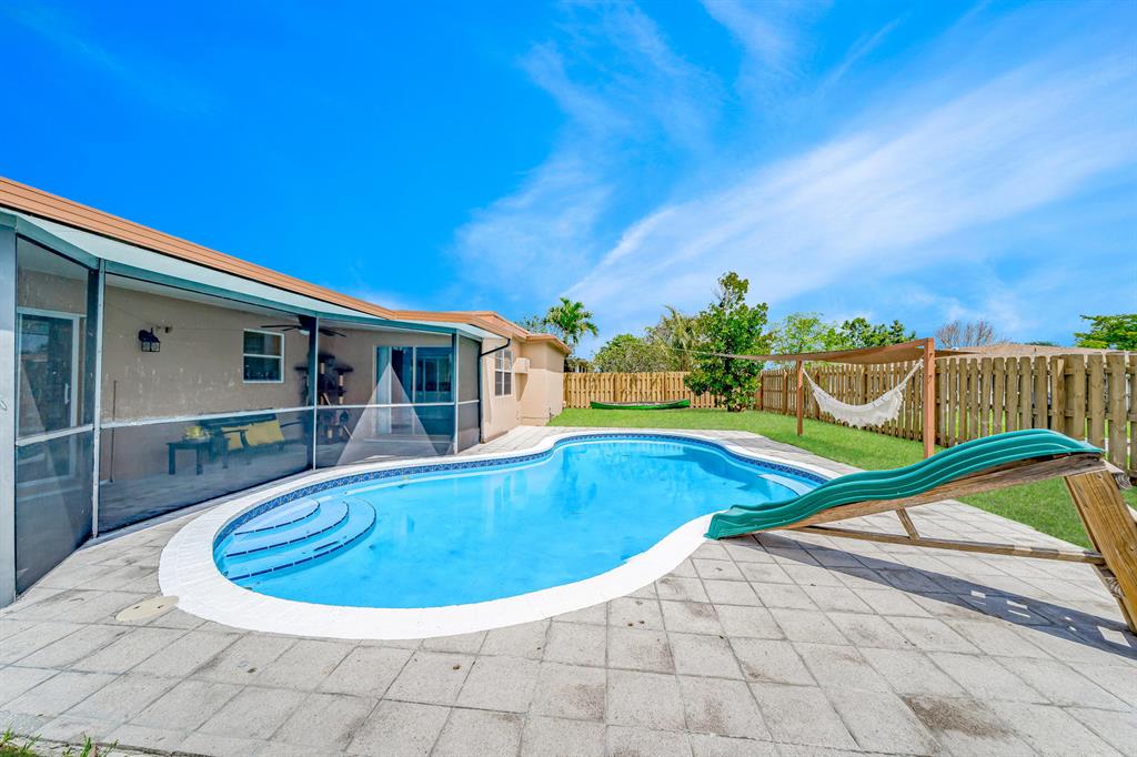 HOLIDAY CITY - Residential