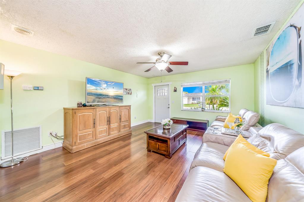 HOLIDAY CITY - Residential