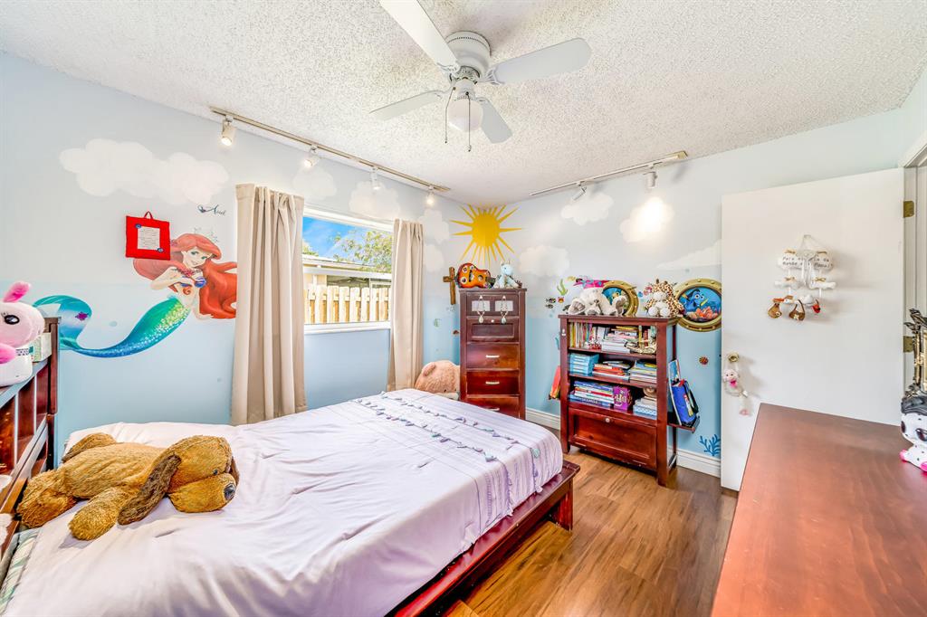 HOLIDAY CITY - Residential