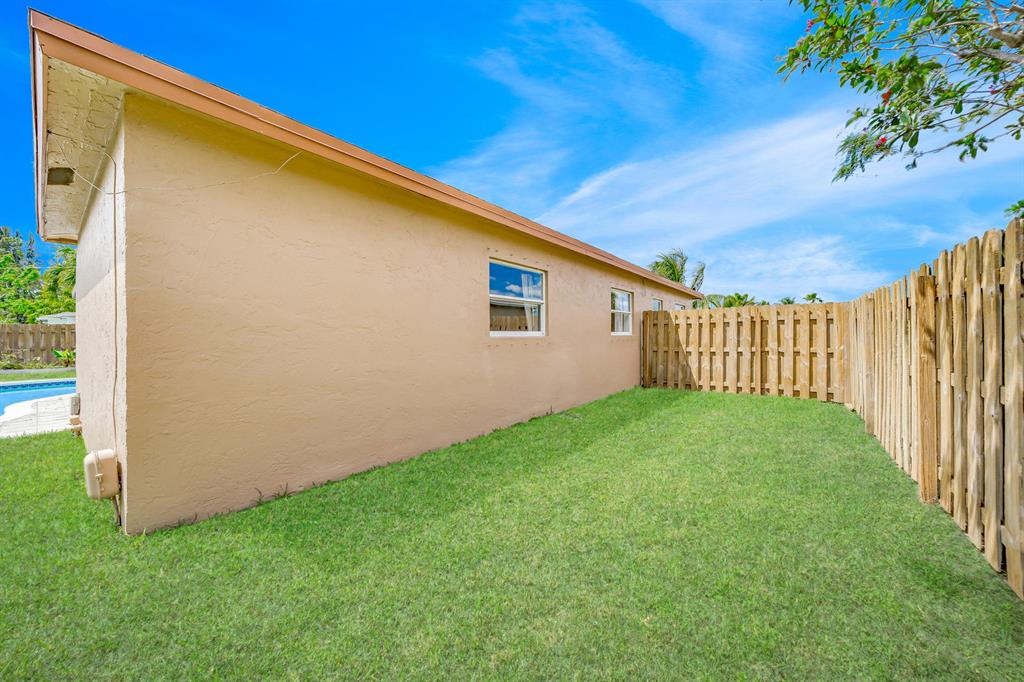 HOLIDAY CITY - Residential